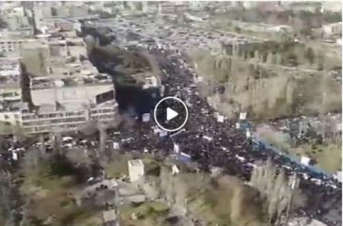 فیلم/ نخستین تصویر هوایی از تشییع شهدای آتش نشان 