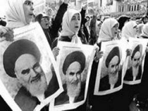 پررنگ شدن نگاه فاطمی به زن از بزرگترین دستاوردهای انقلاب اسلامی/حضور زنان در انقلاب تیر خلاص به رژیم پهلوی بود
