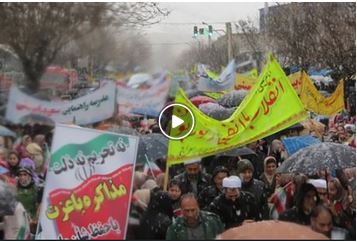 فیلم/حضور مردم در راهپیمایی 22 بهمن زیر بارش برف و باران 