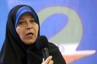 فائزه هاشمی: دولت روحانی وزیری دارد که برای مدیرانش پرونده سازی می‌کند + فیلم 