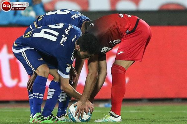 بمب خبری پرسپولیس باز هم سر و صدا بپا کرد: خبر عجیب کسر امتیاز پرسپولیس که از راهروهای فدراسیون لو رفت!/  تا فردا پرسپولیس با کسر امتیاز مواجه می شود
