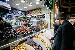 عکس/حال و هوای شب عید در بازار تجریش