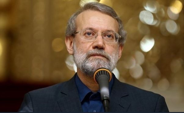 فیلم/ لاریجانی به سؤال یک خبرنگار درباره احمدی‌نژاد پاسخ داد/ لاریجانی: سؤال بهتری نداشتید!؟