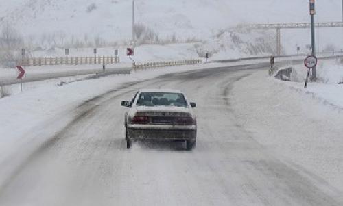 برف و باران در ۱۶ استان کشور / هراز بسته شد 
