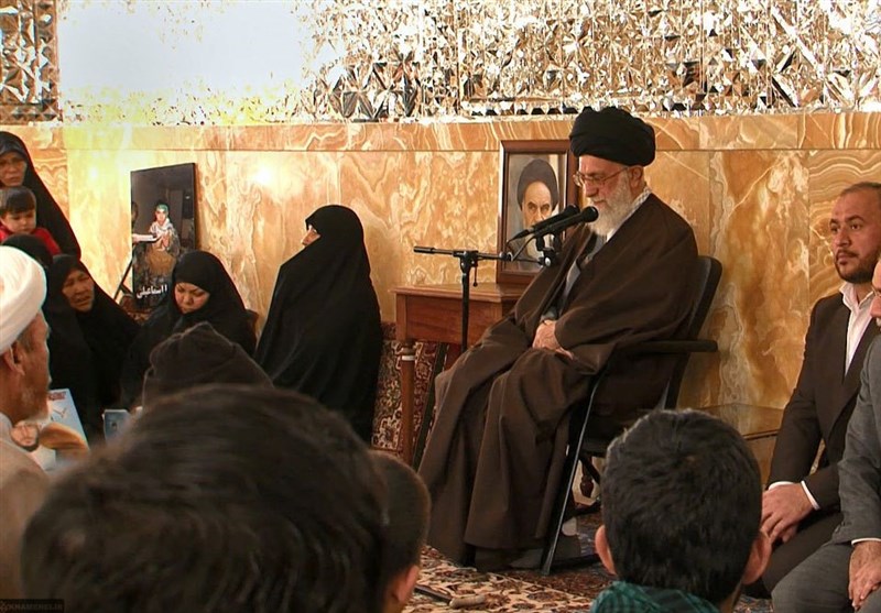 جمعی از خانواده‌های شهدای «لشکر فاطمیون» با رهبر معظم انقلاب دیدار کردند