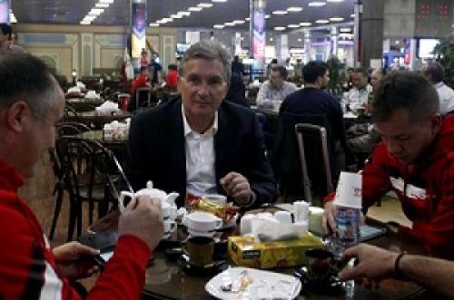 شوک خبری پرسپولیبس منتشر شد:جدایی زود هنگام سرمربی سرخ پوشان ازباشگاه/4 پیشنهاد جدید برای سرمربی جنجالی سرخ پوشان/سرمربی پرسپولیس به رفتن فکر می کند؟