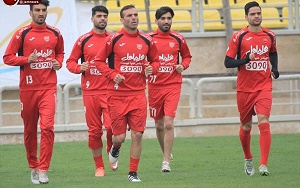خبر بد به هواردان پرسپولیس:خطر درکمین بازیکنان سرخ پوش و پرسپولیس/محرومیت 5بازیکن جنجالی سرخ پوشان قطعی شد/پایه قهرمانی سرخ پوشان لرزید