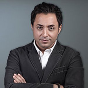 بازیگر مرد معروف و سرگرمی او با دُم ببر!! + عکس