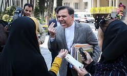 برخورد ناشایست و درگیری لفظی آخوندی