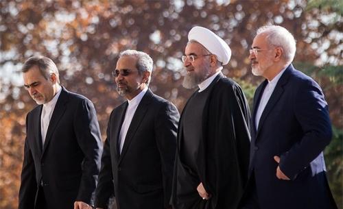 ۱۹ فروردین/ادامه انتقادات از نشست انتخاباتی دولت/حمایت جامعه مدرسین از جبهه مردمی/دعوت نادران از آشنا برای مناظره