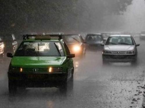 بارش باران در اکثر محورهای شمالی