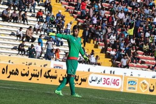 درگیری و کتک کاری دوبازیکن لیگ برتری به اوج خود رسید: کار به تهدید بعد از بازی امروز کشید/مداخله نیروی انتظامی برای پایان درگیری دوبازیکنعکس