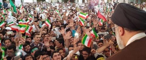 رئیسی: یقه سفیدها میلیاردی می برند، ما چسبیده ایم به کوله ها/هیچ قفلی بدون کلید حضور مردم باز نخواهد شد
