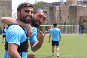 شوک خبری به استقلال ومنصوریان :دوستاره جنجالی ابی پوشان سازجدای کوک کردند/ستارگان استقلال درحال جدایی ازباشگاه/تیر خلاثی دیگر بر استقلال ومنصوریان