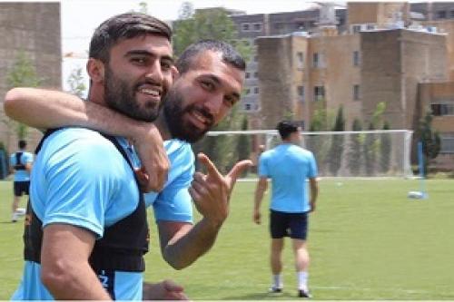 شوک خبری به استقلال ومنصوریان :دوستاره جنجالی ابی پوشان سازجدای کوک کردند/ستارگان استقلال درحال جدایی ازباشگاه/تیر خلاثی دیگر بر استقلال ومنصوریان