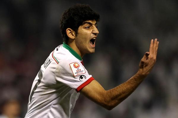 طوفان خرید در لیگ برتر توسط پرسپولیس:دومین خرید جنجالی پرسپولیس مشخص شد/مذاکرات با لژیونر تیم ملی نتیجه داد/اقای گل تیم ملی رسما سرخ پوش شد