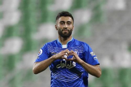 نقل و انتقالات طوفانی پرسپولیس نتیجه داد:ستاره جنجالی ابی پوشان  درچند قدمی پرسپولیس/استقلال شاه ماهی را نمی خواهد!/خوشحالی برانکو از توافق بااقای گل استقلال