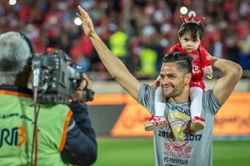 طوفان پرسپولیس در نقل وانتقالات:حضور این ستاره درپرسپولیس قطعی شد/بمب جنجالی لیگ برتر رسما سرخ پوش شد /شاه ماهی استقلال در تور برانکو