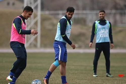 اتش بازی برانکو اینبار در باشگاه استقلال:بازیکن جنجالی  ابی پوشان در تورخرید برانکو گرفتارشد/بازیکن ابی پوش:دم پرسپولیسی ها گرم!/شاه ماهی پرید