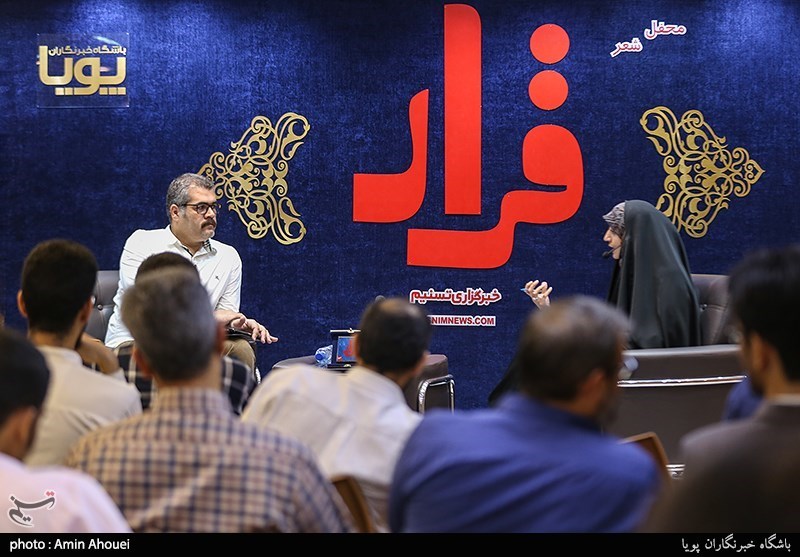  دورهمی طنزپردازان در خبرگزاری «تسنیم» /افسوس مهدی نژاد به خاطر دوری‌اش از شعر 