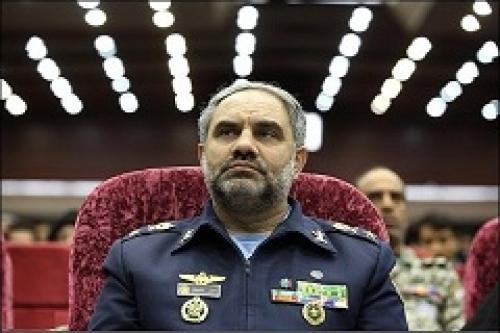 خلبانان باید با قدرت از مرزها دفاع کنند