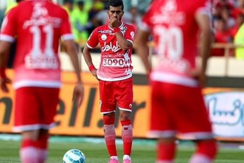 اتش بازی منصوریان در پرسپولیس نتیجه داد:ستاره جنجالی تصمیم نهایی‌اش را گرفت/سوگلی پرسپولیس رسما به استقلال پیوست/نارضایتی هوادران از پیوستن ستاره جنجالی به استقلال