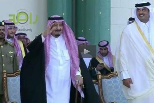 فیلم/ رقص شمشیر پادشاه عربستان در قطر