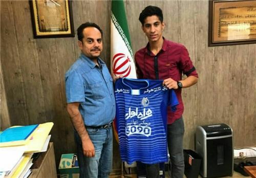خبر جنجالی که لحظاتی پیش ازاستقلال منتشرشد:خرید بازیکن پرسپولیس قطعی شد/دومین ستاره جنجالی سرخ پوشان درچندقدمی استقلال/بمب منصوریان اینبار در اردوگاه سرخ پوشان