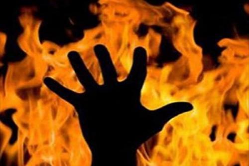 نماینده بد ترکیب مجلس خودسوزی کرد! + عکس