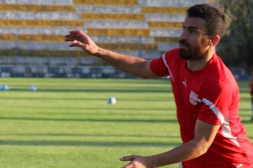 اتش منصوریان به پرسپولیس کشیده شد:رونمایی از صید جدید و سرخپوش منصوریان/استقلالی‌ها دست به کار شدند/شاه ماهی سرخ پوشان درباشگاه استقلال