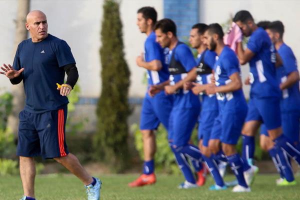 اتش بازی منصوریان این بار در اردوگاه پرسپولیس: وسوسه برانگیز ترین بمب نقل و انتقالاتی به استقلال نزدیک شد/سومین ستاره سرخ پوشان رسما به استقلال پیوست/عصبانیت برانکو از جدایی بازیکن جنجالی
