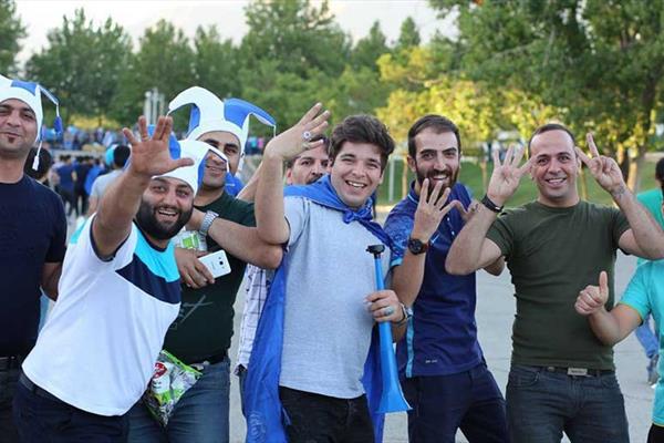 خبری که لحظاتی پیش از استقلال منتشرشد:خرید پرسرو صدای منصوریان درلیگ برتر رونمایی شد/ستاره جنجالی رسما به استقلال پیوست/حضور بمب جنجالی در باشگاه استقلال