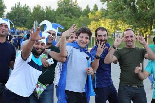 خبری که لحظاتی پیش از استقلال منتشرشد:خرید پرسرو صدای منصوریان درلیگ برتر رونمایی شد/ستاره جنجالی رسما به استقلال پیوست/حضور بمب جنجالی در باشگاه استقلال