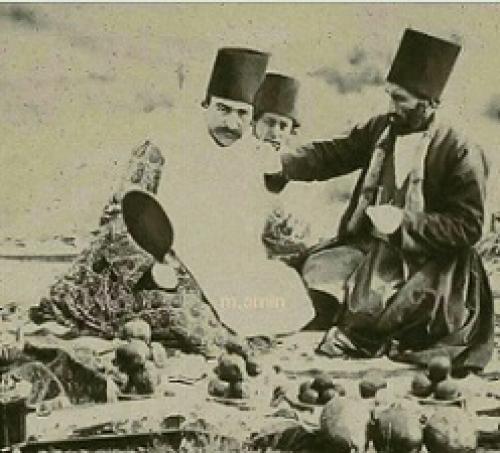 ناصرالدین شاه و آرایشگر مخصوصش