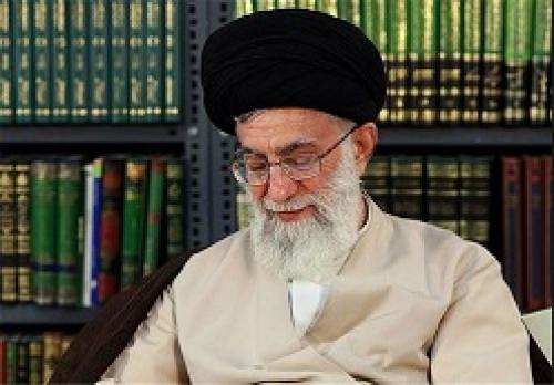رهبر معظم انقلاب به زوج کتابدار قرآن هدیه دادند 