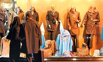 افزایش واردات اوضاع را بدتر کرده است!/ افزایش ۱۰ برابری چک‌های برگشتی در بازار پوشاک! 