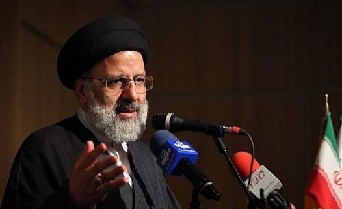 حوزه‌های علمیه باید نگاه انقلابی داشته باشند/ عده‌ای در لباس دین و کسوت روحانیت "نگاه سکولار" دارند