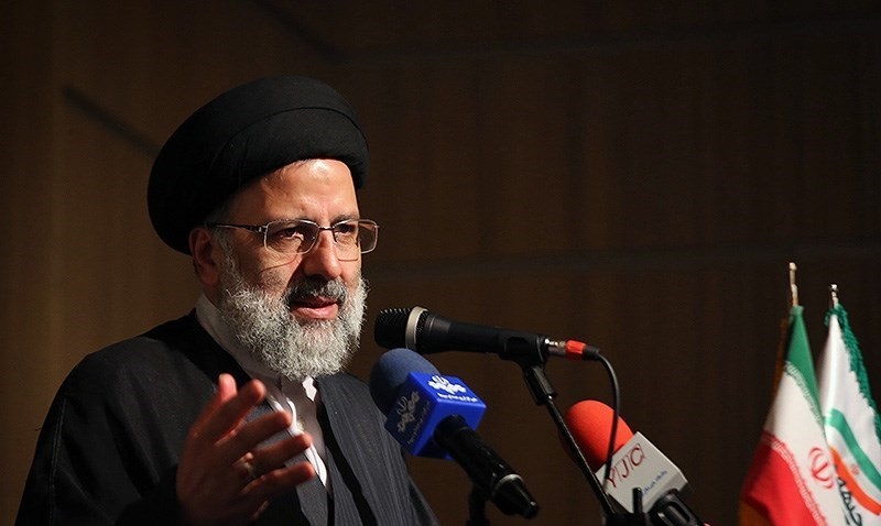  برای تربیت دینی نسل جوان باید کاری بزرگ و حرکتی انقلابی را آغاز کرد 