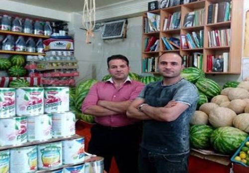 میوه‌فروش خوش‌ذوق کرجی/عکس