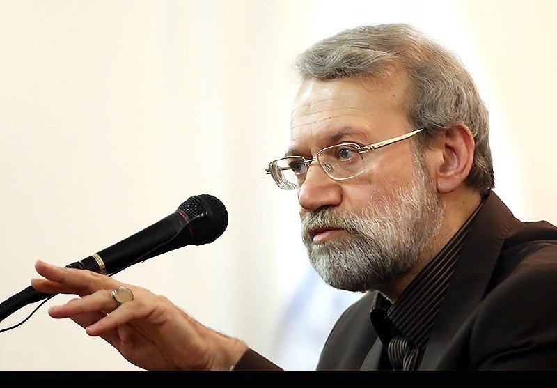 کنایه لاریجانی به معاون ظریف درباره "سِلفی‌ گرفتن" با موگرینی 