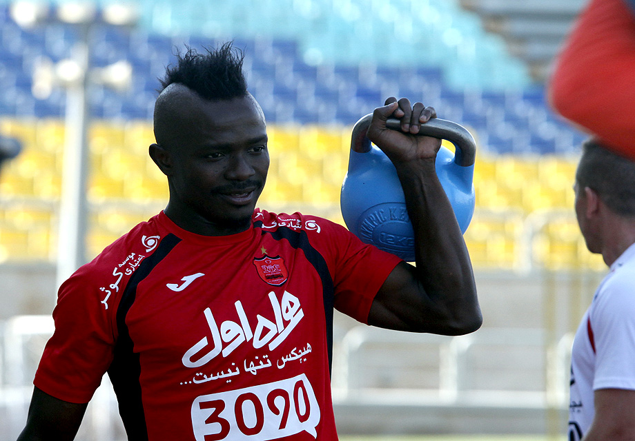 من مشکلی در تیم پرسپولیس ندارم/ از پرسپولیس جدا نخواهم شد و اهداف بزرگی دارم