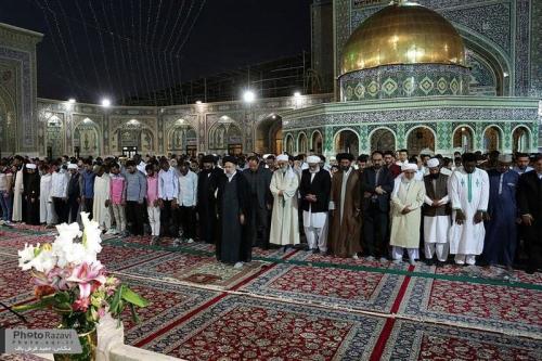 عکس/ نماز جماعت شیعه وسنی به امامت رئیسی