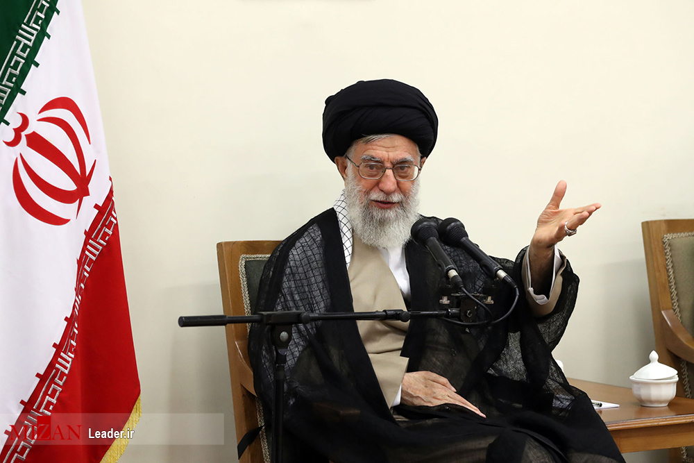  عکس/ دیدار جمعی از مسئولان استان‌های یزد و همدان با رهبر انقلاب