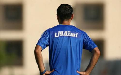گمانه‌زنی ها درباره نشست امروز استقلال:اخراج بازیکن جنجالی از باشگا استقلال/احتمال دو تصمیم درباره منصوریان/درگیری ها بر سرسکان استقلال ادامه دارد/فوری 