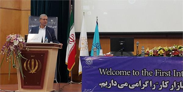  دکتر ربیعی در جمع خبرنگاران: رشد شش درصدی 500 هزار شغل ایجاد می‌کند 