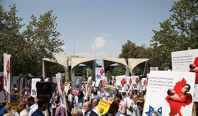 عکس/ راهپیمایی نمازگزاران در حمایت از مسلمانان میانمار 