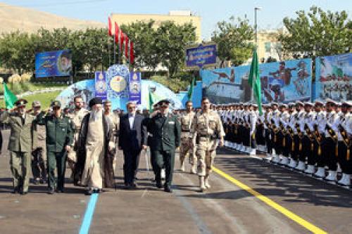 فیلم/ سان دیدن رهبر انقلاب در مراسم دانش آموختگی