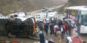  واژگونی اتوبوس مسافربری در گردنه حیران