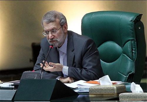 نظرلاریجانی درباره نحوه حل مشکل موسسات مالی 