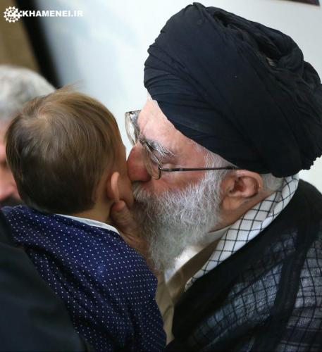 عکس/ دیدار خانواده شهید حججی با رهبر انقلاب